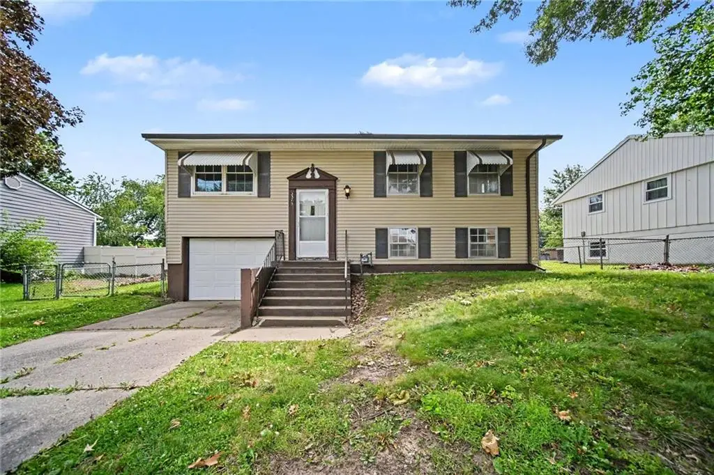 2315 Cardinal Lane, Saint Joseph, MO 64503 - #1