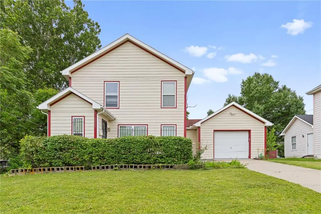 2005 E 34th Street, Kansas City, MO 64109 - #1