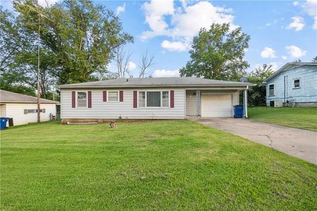 1305 Hibbard Street, Coffeyville, KS 67337 - #1