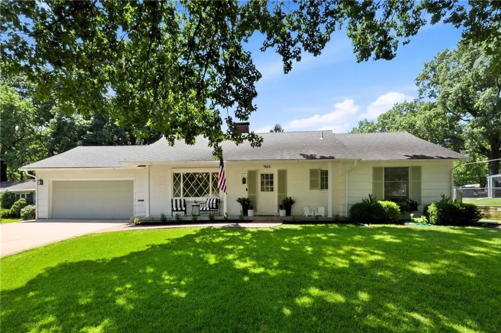 9614 Mohawk Drive, Overland Park, KS 66206 - #1