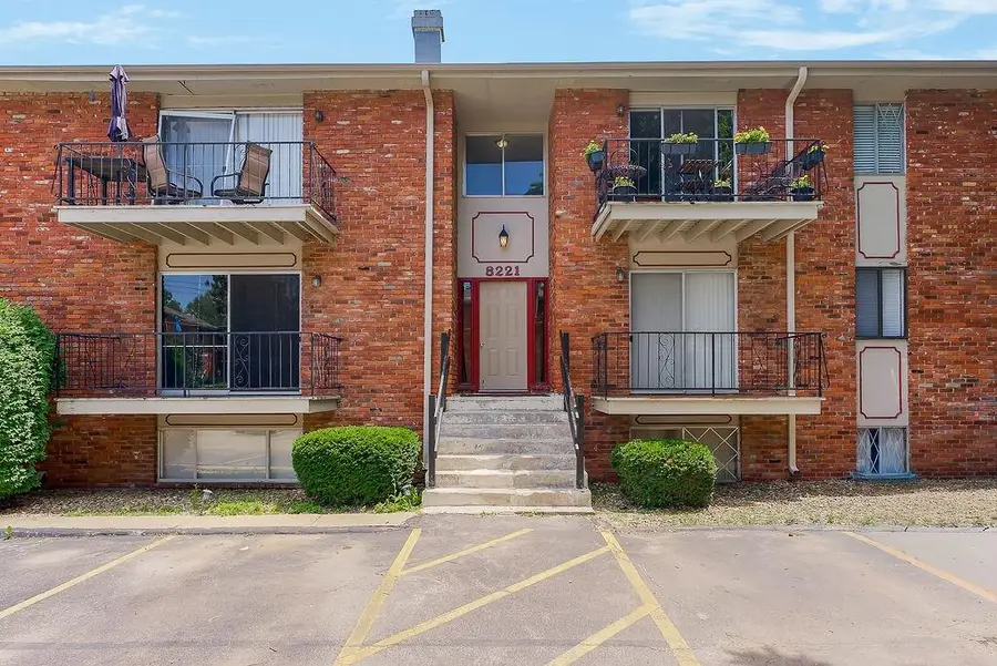 8221 Santa Fe Drive #12, Overland Park, KS 66204 - #3