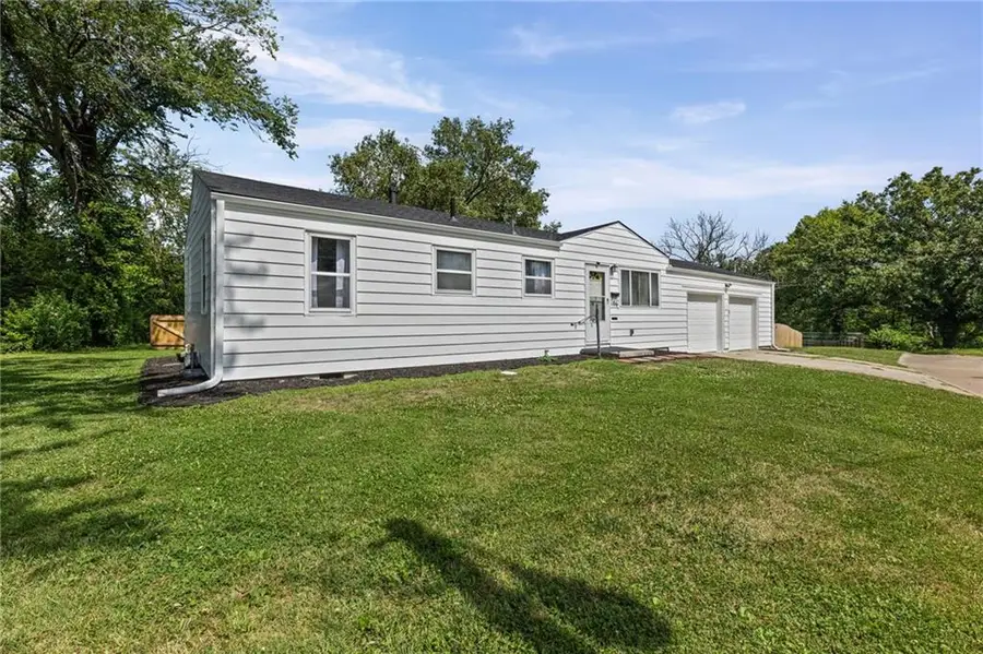 106 15th Street, Osawatomie, KS 66064 - #2