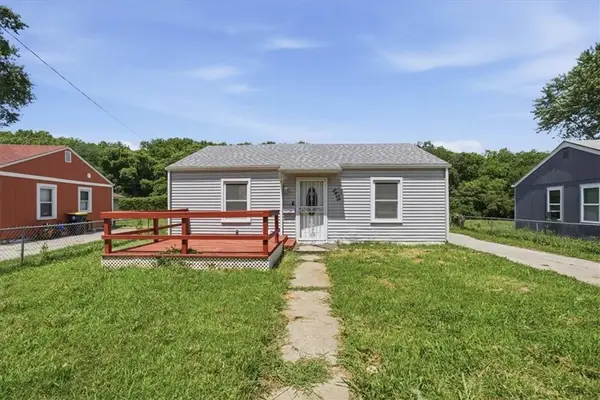 5452 College Avenue, Kansas City, MO 64130