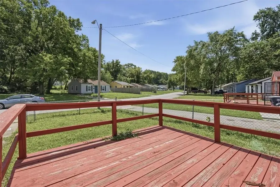 5452 College Avenue, Kansas City, MO 64130 - #2