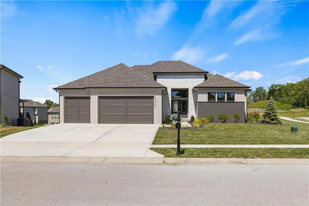 13305 Golden Oak Court, Parkville, MO 64152 - #1