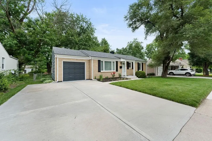 7339 Nall Avenue, Prairie Village, KS 66208 - #2