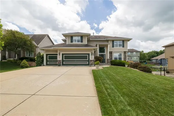 2707 SW 9th Terrace, Lee's Summit, MO 64081