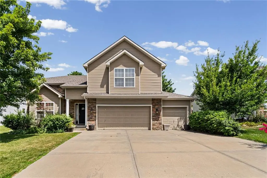 10201 N Willow Avenue, Kansas City, MO 64157 - #1