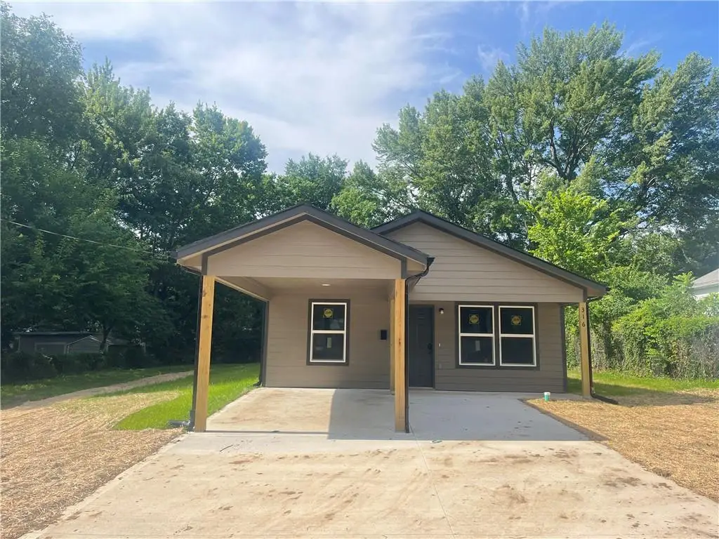 316 E Culton Street, Warrensburg, MO 64093 - #1