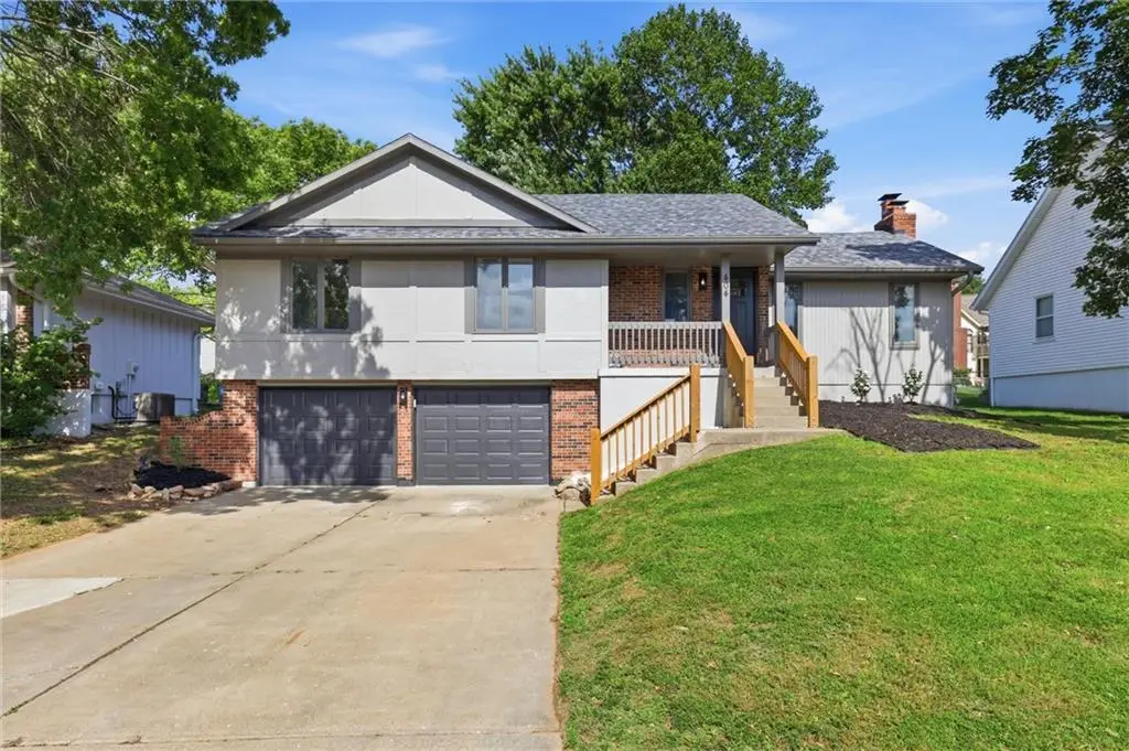 404 Springwood Drive, Blue Springs, MO 64015 - #1