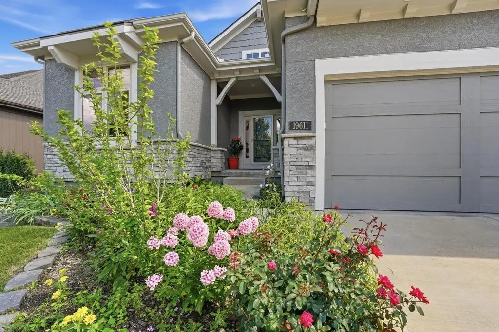 19611 W 100th Street, Lenexa, KS 66220 - #1