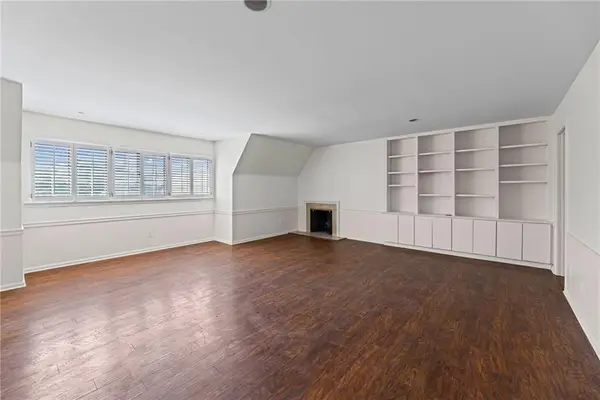 8361 Somerset Drive #303, Prairie Village, KS 66207