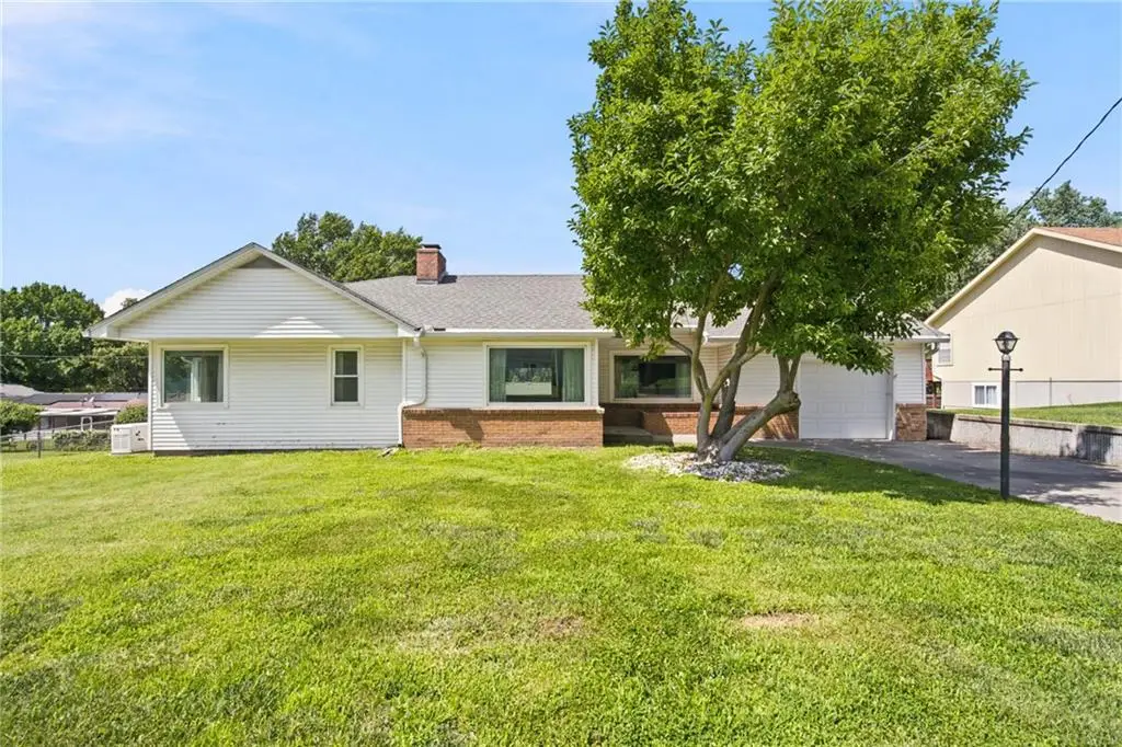 1830 Shawnee Street, Leavenworth, KS 66048 - #1