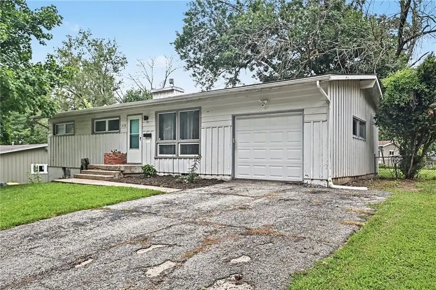 6108 N Howard Avenue, Kansas City, MO 64118 - #2