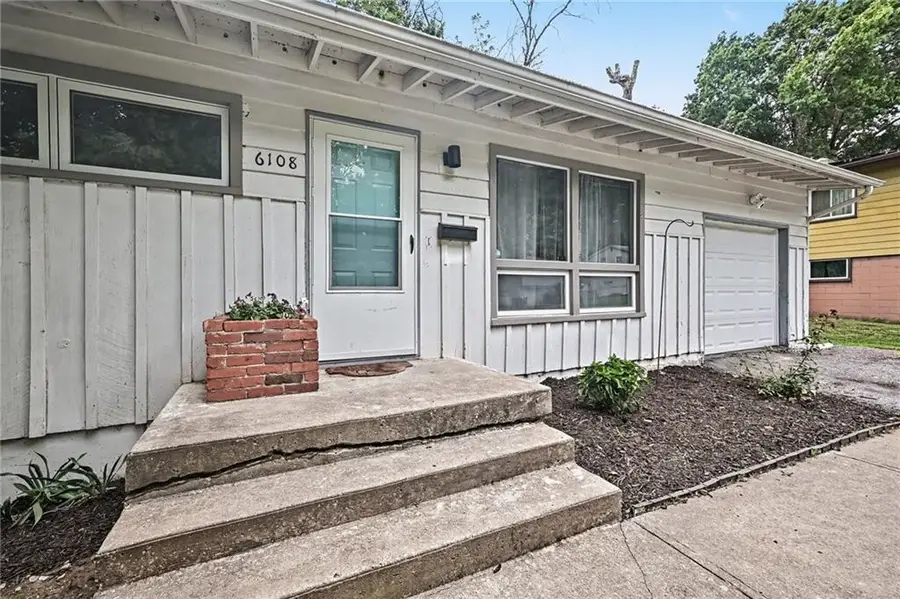 6108 N Howard Avenue, Kansas City, MO 64118 - #3