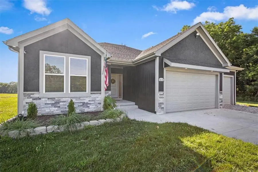 20196 207th Street, Tonganoxie, KS 66086 - #2