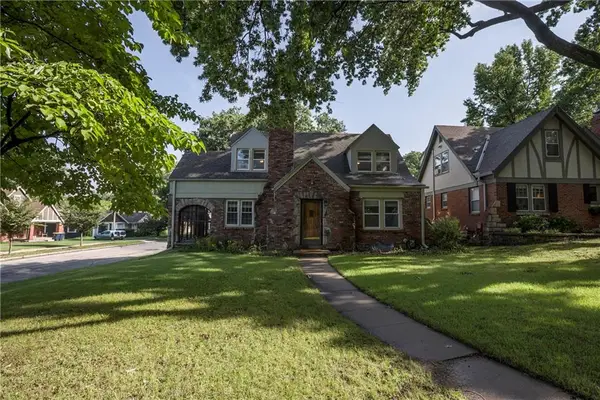 200 E 73rd Terrace, Kansas City, MO 64114