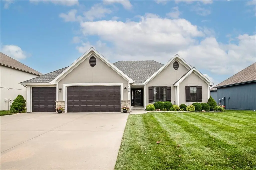 8829 N Essex Drive, Kansas City, MO 64156 - #1