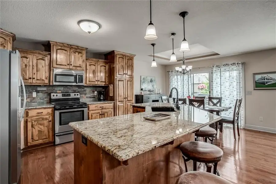 8829 N Essex Drive, Kansas City, MO 64156 - #2