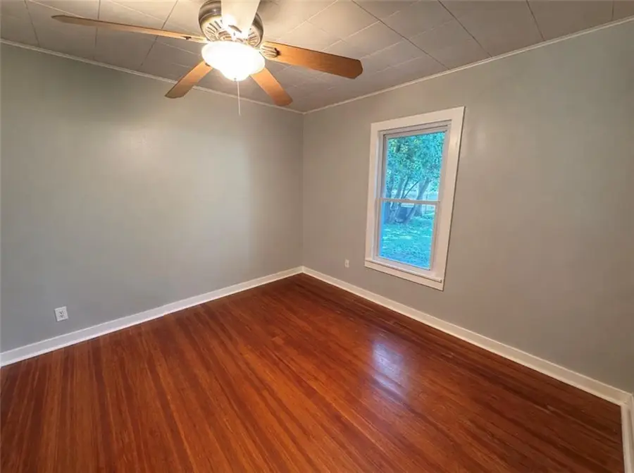 316 W 8th Avenue, Garnett, KS 66032 - #3