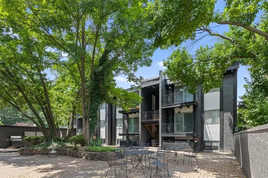 809 W 40th Street #19, Kansas City, MO 64111 - #3