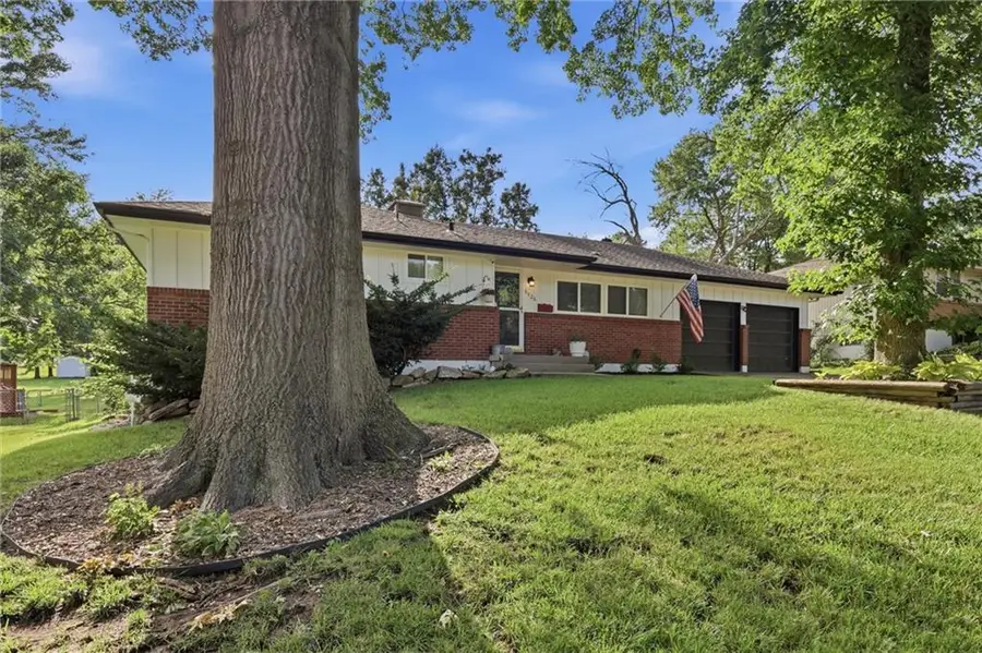 6426 Harvard Avenue, Raytown, MO 64133 - #3