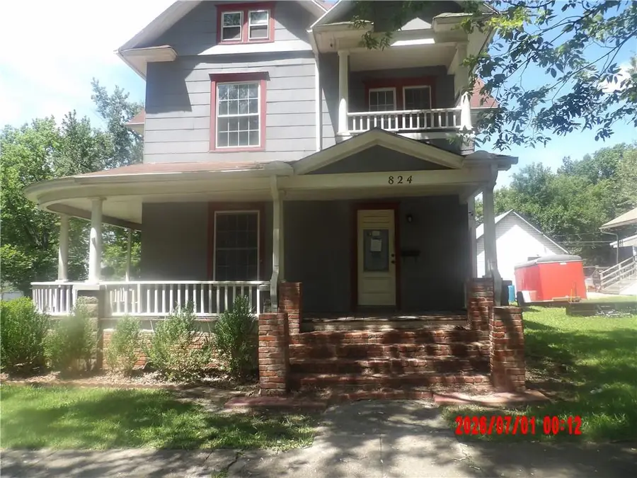 824 North Street, Iola, KS 66749 - #2