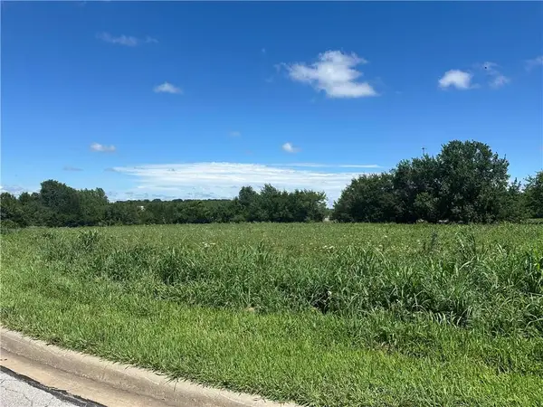 Hedge Lane, Paola, KS 66071