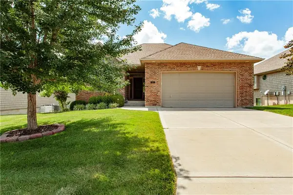 3404 S Wood Avenue, Blue Springs, MO 64015