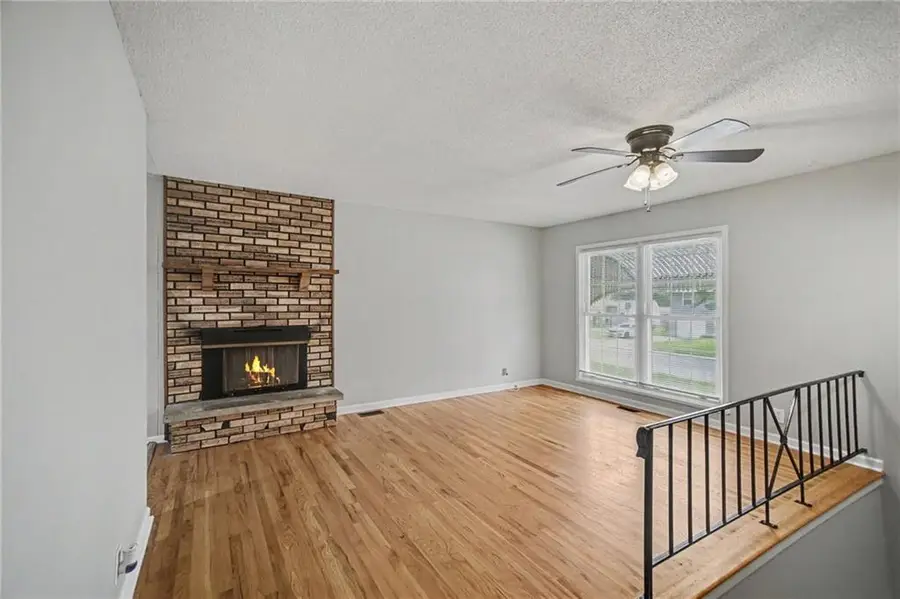 820 N Choctaw Avenue, Independence, MO 64056 - #3