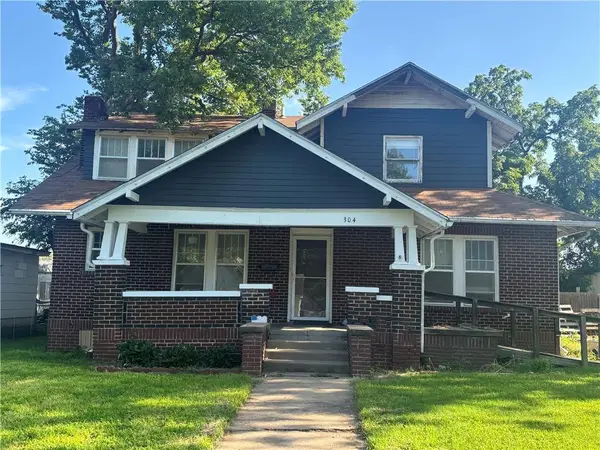304 E 4th Street, Cherryvale, KS 67335