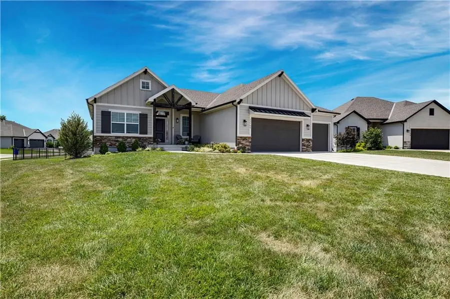17766 S Myrna Drive, Olathe, KS 66062 - #2