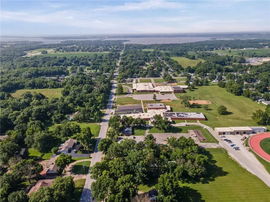 515 S 8th Street, Clinton, MO 64735 - #2