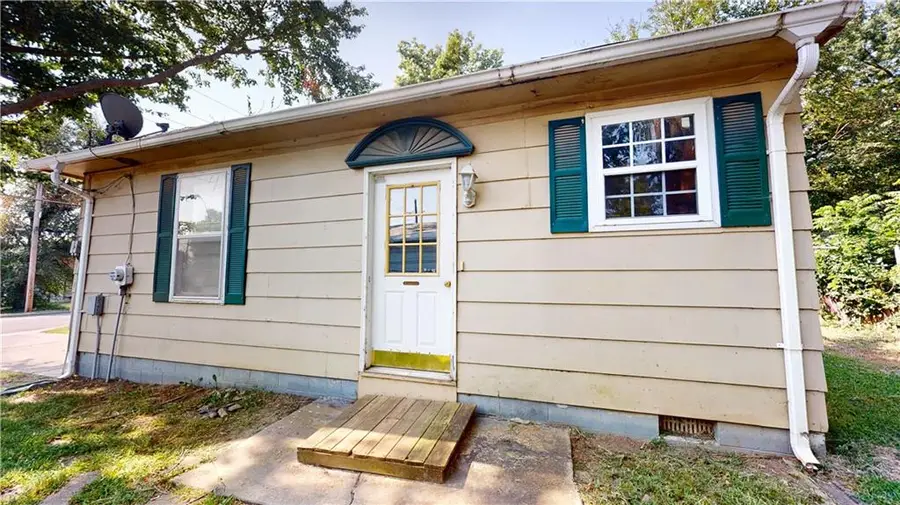1705 N Main Street, Nevada, MO 64772 - #3