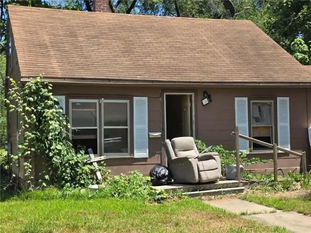 320 N 6th Street, Clinton, MO 64735 - #1