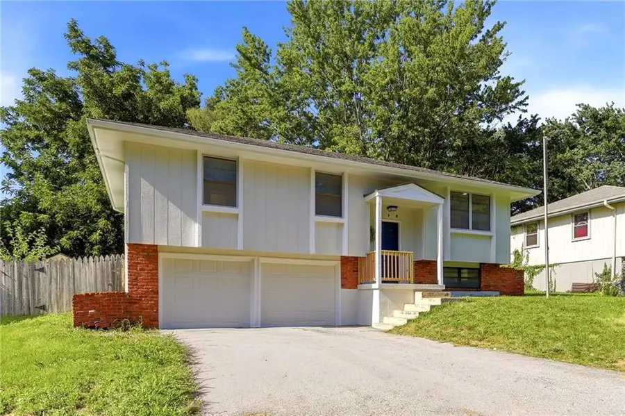 110 Brentwood Drive, Belton, MO 64012 - #2