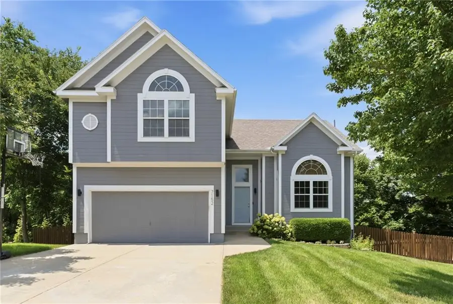 7152 Woodstock Street, Shawnee, KS 66218 - #2