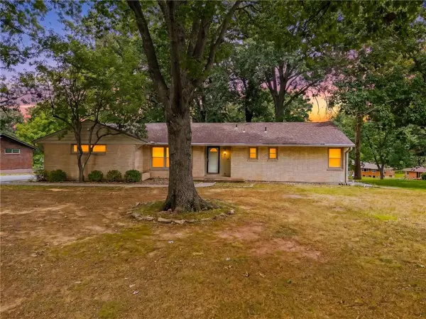 226 NW 43rd Street, Kansas City, MO 64116