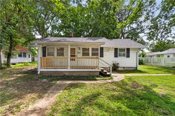 225 S Hardy Avenue, Independence, MO 64053