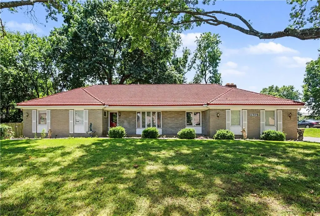 11705 W 60th Place, Shawnee, KS 66203 - #1