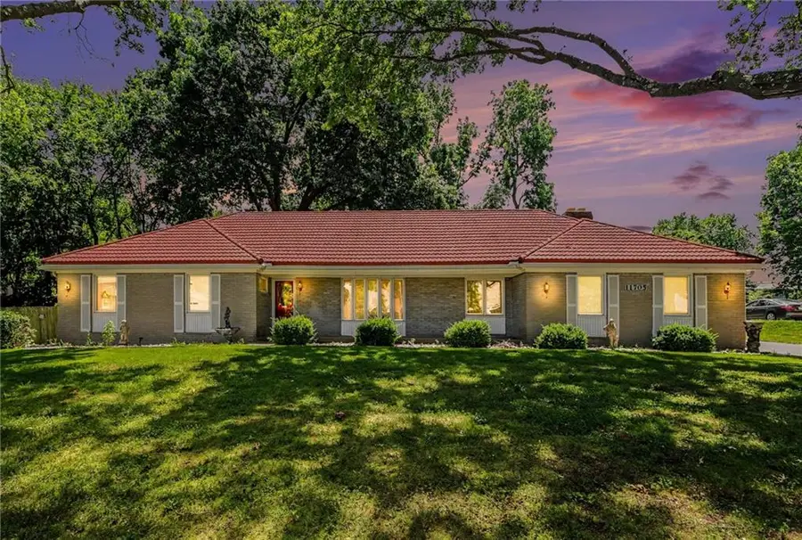 11705 W 60th Place, Shawnee, KS 66203 - #2