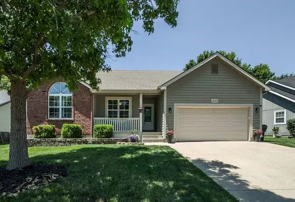1320 Pin Oak Circle, Ottawa, KS 66067