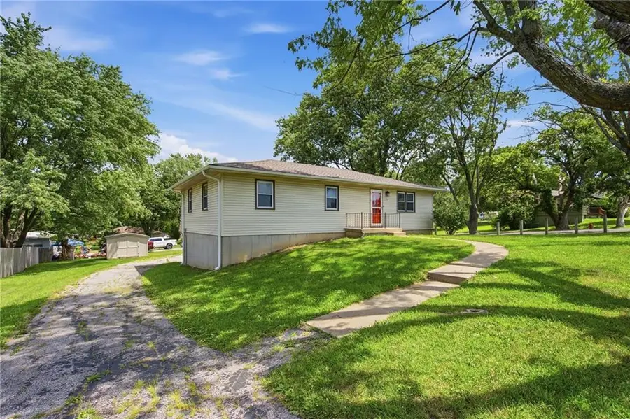 6706 E 162nd Street, Belton, MO 64012 - #3