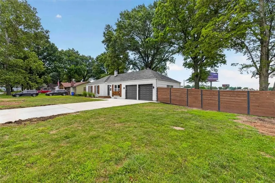 1011 W 1st Street, Lees Summit, MO 64063 - #3
