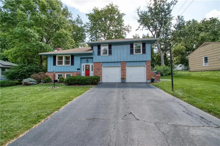 5345 Riggs Street, Mission, KS 66202 - #2