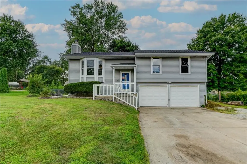 10412 N Baltimore Avenue, Kansas City, MO 64155 - #1