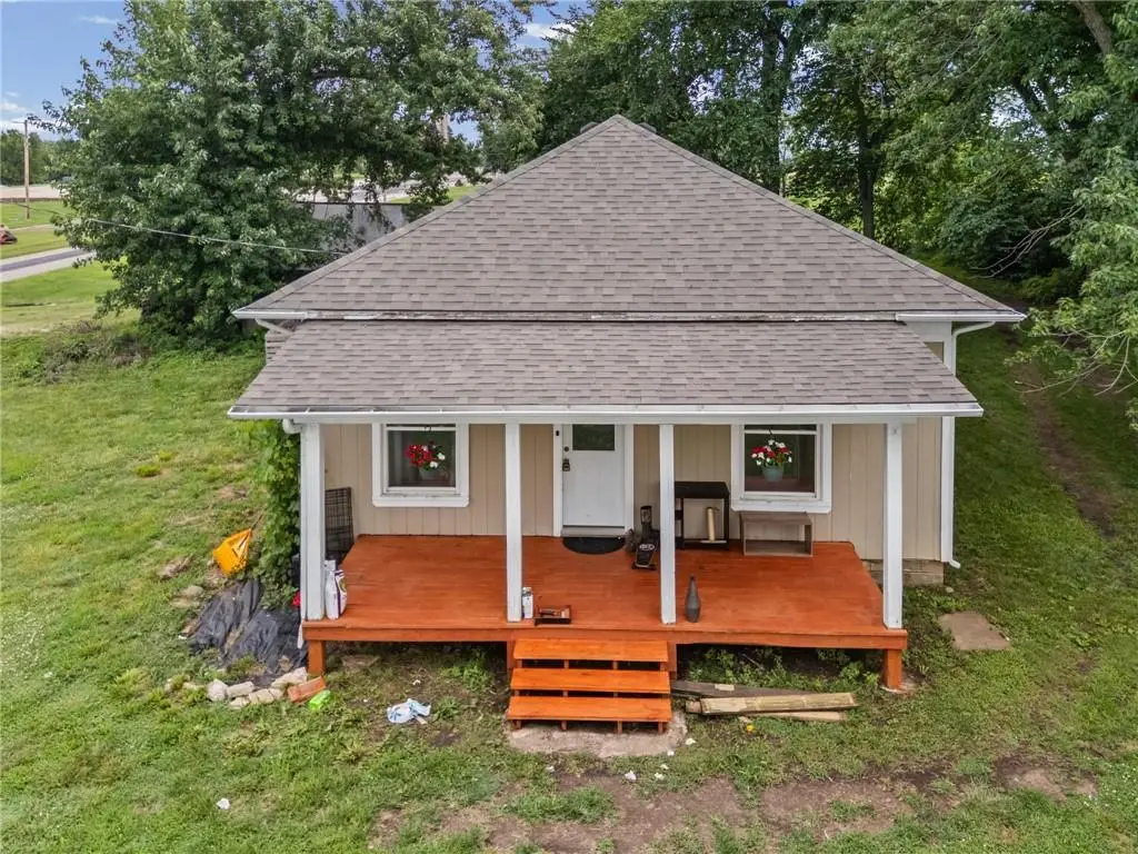 32473 NE Norton Road, Garnett, KS 66032 - #1