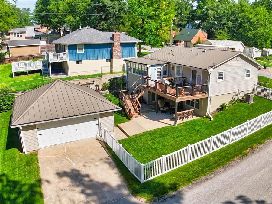 507 Walnut Street, Weston, MO 64098 - #2