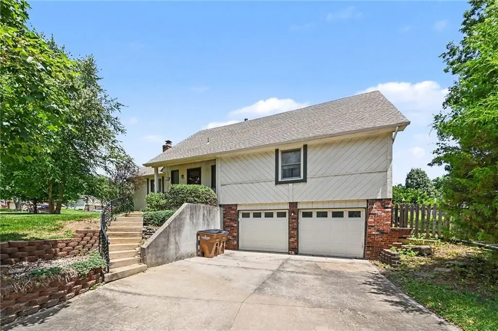 401 N Adams Street, Raymore, MO 64083 - #1