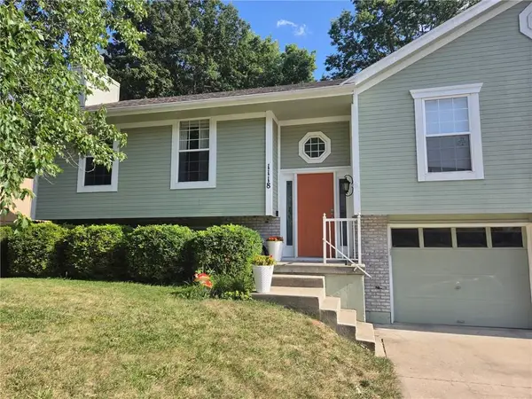 1118 SW Eastman Court, Blue Springs, MO 64015